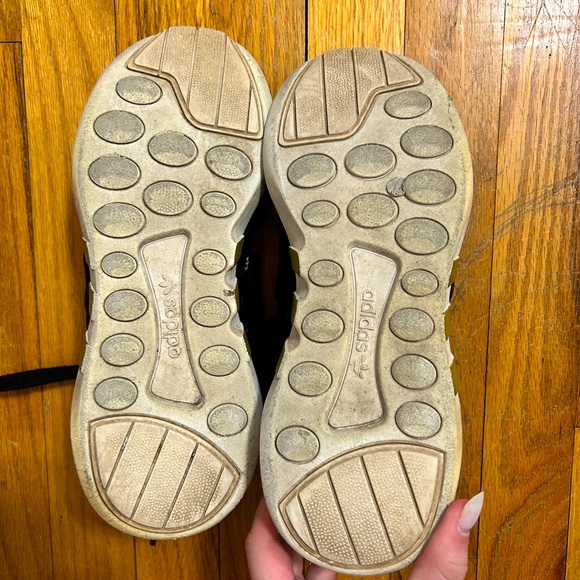 adidas shoes - Picture 3 of 5